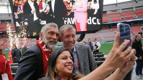 劉建宏驚艷泰山隊榮耀加冕，足球狂潮席卷中國體育界